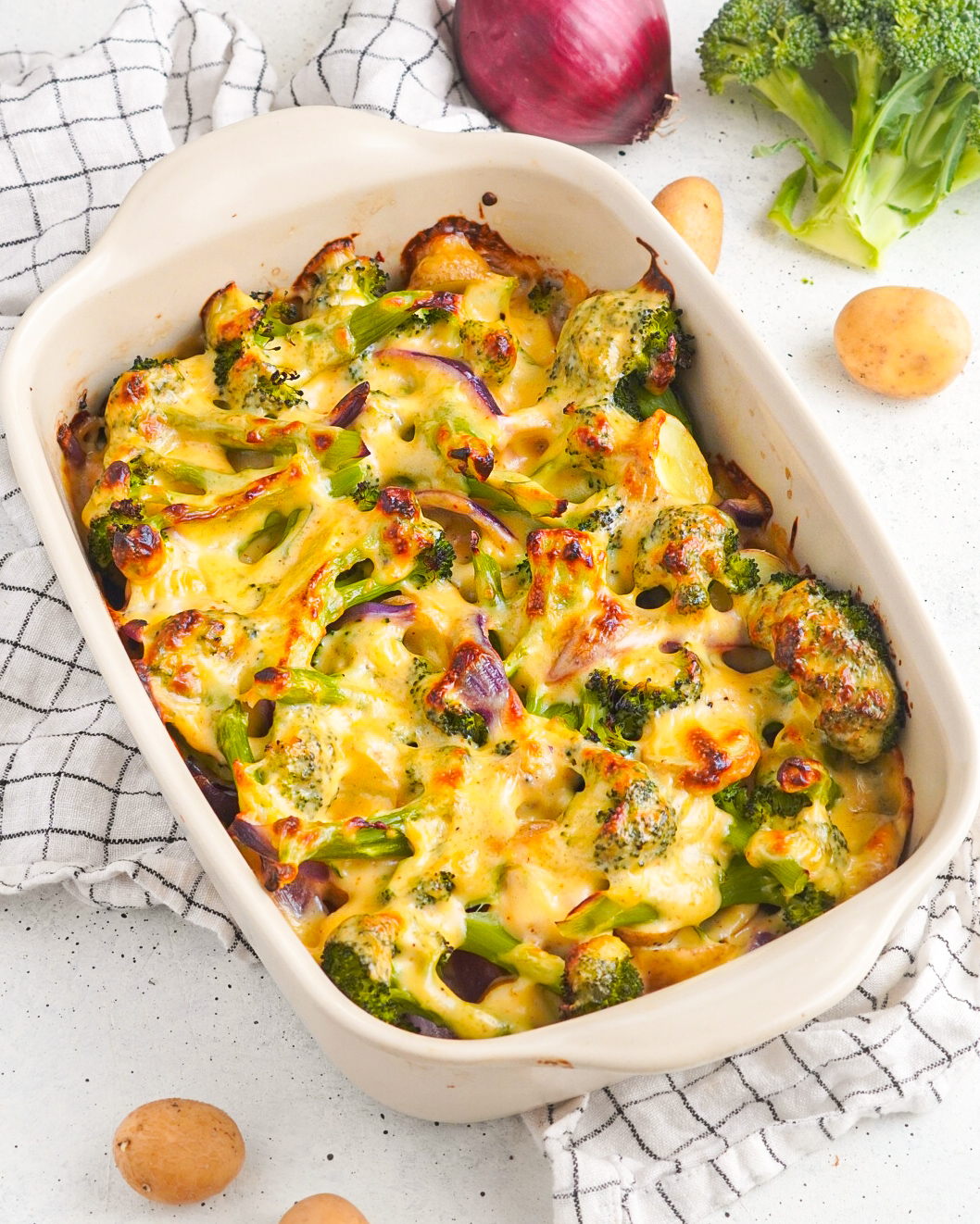 Gratin De Brocoli, Pommes De Terre Et Sauce Béchamel Au Cheddar | The ...